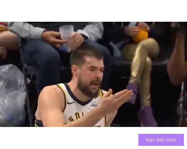 祖巴茨回应被打肿头不犯规称裁判判定克林根空接下次也要抡肘子